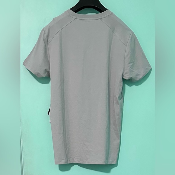 New Kenneth Cole man, T-shirts, size, medium cotton sun protection UPF +50 - Picture 2 of 5